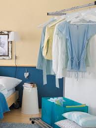 Zentraler teil des schlafzimmers und das möbelstück mit dem größten platzbedarf ist das bett. Kleine Raume Einrichten 20 Clevere Ideen