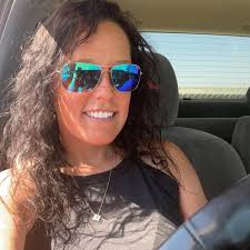 How do horses transition to drinking post waterers?