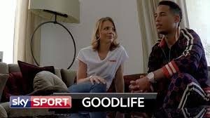 Check out the latest pictures, photos and images of dennis aogo. Zu Hause Bei Dennis Aogo Goodlife 32 Youtube