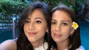 Adhisty zara sundari kusumawardhani, juga dikenal sebagai adhisty zara dan zara jkt48, adalah seorang penyanyi, penari, pemeran indonesia, dan mantan anggota grup idola jkt48 yang berasal. Viral Video Nakal Zara Adhisty Ibunda Stop Judging Please Archynewsy