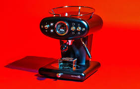 Illy's selection includes espresso coffee ranging from whole bean to ground, grinders and drip coffeemakers, jeff koons and pistoletto foundation artist cups, and iperespresso machines and capsule home delivery. This Illy X1 Anniversary Espresso Coffee Machine Will Start Your Mornings Right Men S Health