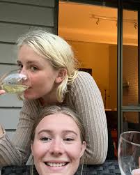 Hattie Evans (@hatteae) • Instagram photos and videos