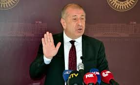 Bağımsız i̇stanbul milletvekili ve ayyıldız hareketi lideri ümit özdağ, türk milletine verdiğimiz sözü yerine getireceğiz ve suriyelilerin barış içinde, türkiye'nin dostları olarak 1 sene gibi kısa süre içinde suriye'ye dönmesini sağlayacağız. Umit Ozdag Iyi Parti Den Istifa Etti