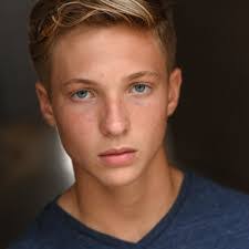 Heather Ott's Instagram, Twitter & Facebook