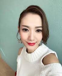主演： 宋佳 饰 南俪 佟大为 饰 夏君山 蒋欣 饰 田雨岚 李佳航 饰 颜鹏 张国立 饰 南建龙 吴玉芳 饰 蔡菊英 朱茵 (内地) 饰 赵娜 吴越 饰 李副区长 刘楚恬 饰 夏欢欢 单禹. 10ä½tvbå¥³è—äººç´ é¡ç…§å¤§pk ç´ é¡å¥³ç¥žæŽä½³èŠ¯ç«Ÿç„¶æŽ'åœ¨ç¬¬äºŒ æŽ'åœ¨ç¬¬ä¸€çš„æ˜¯ å¥¹ By Taiwanlikes å°å°è®š