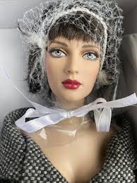 Tonner Tyler Friend Shauna City Tweed 2013 NRFB Doll for sale online