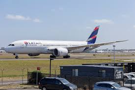 Latam airlines is an airline based in santiago, chile, and is one of the founders of latam airlines group, latin america's sometimes is so hard to check latam airlines flight status.therefore, we. Latam Chile Wikiwand