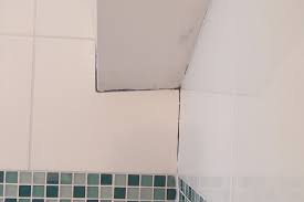 Es gibt schlimmeres, schließlich lassen sich einzelne fliesen leicht entfernen und austauschen. Einzelne Fliesen Austauschen Anleitung Und Tipps Vom Fliesenleger Fliesen Legen Diybook At