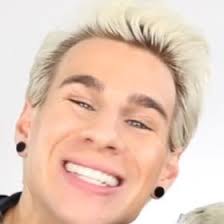 Laura Möller (lauraemolle6923)