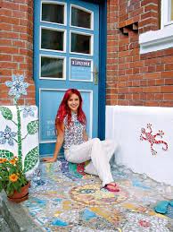 Villa Kunterbunt Die Knallige Welt Der Bine Brandle Altbau Hausideen So Wollen Wir Bauen Mosaik Diy Fliesenmosaik Und Mosaik