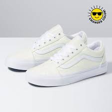 These laces look white when inside and change colour outside. Uv Glitter Old Skool Shop At Vans
