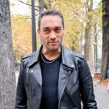 Compte officiel nouvel album rester le même maintenant disponible ! Jean Baptiste Guegan Amoureux Se Confie Sur Sa Nouvelle Compagne Femme Actuelle Le Mag