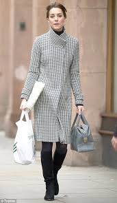 Kate Middleton Does Some Christmas Shopping At Peter Jones Department Store Daily Mail Online