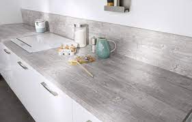 Les kits cuisine et plan de travail contiennent tous notre vernis haute protection high protect qui est formulé pour une protection maximale contre l'eau et les le prix au m² d'un béton ciré plan de travail dépend du support et de la surface totale à traiter: Plan De Travail Cuisine Les Modeles A Adopter Cote Maison