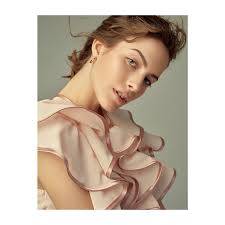 ✨🧚🏻🌸 #fashioneditorial #cover #magazinecover #fashion #designerdress  #fashiondesigner #model #fashionmagazine #munichphotographer  #berlinphotographer #dress #couture #spring #beauty #beautiful #canon  #magazine Model: @ninaxsi Mua: @edita_poturak ...