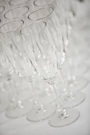 Fill a spray bottle with equal parts of vinegar and water. Pin On Diy