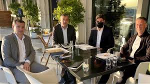 Μπομπονιέρες, λαμπάδες, στέφανα, δίσκοι, προσκλητήρια. Diwrh Synanthsh Aygenakh Me Antiproswpeia Ths Uefa Kai Ton Arxidiaithth Klatenmpergk