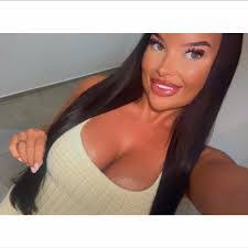 Corinne Luna's Instagram, Twitter & Facebook