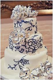 Pin By Cheryl On Cakes Amazing Wedding Cakes Beautiful Wedding Cakes Wedding Cakes Blue