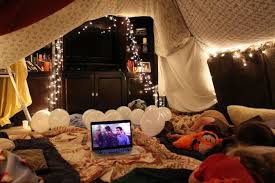 Romantic date night pop in a movie and spend time together. Romantic Grown Up Fort Ideas For A Nostalgic Date Night Milk Glass Productions