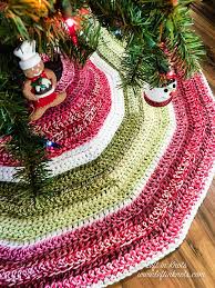 Treetime brings you a beautiful collection of christmas tree skirts to decorate your artificial christmas tree with that finishing touch. Crochet Tree Skirt Patterns Oombawka Design Crochet