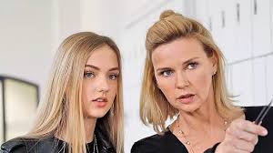 She was born on 10 june 1965 in solingen, germany. Ferres Veronica Veronica Ferres Und Tochter Lilly Oscar Uberraschung Oscar