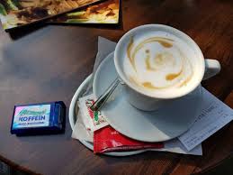 Cappuccino Italiano Vs Airwaves Koffein Werbung Ich Kann Es Nicht Vergleichen Ein Kaffee Hat Seine Vorzuge Wie Flussigkeit Lecker Tableware Glassware