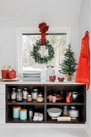 35 Holiday Decorating Ideas For Small Spaces Apartment Christmas Decor Ideas Hgtv In 2020 Christmas Decorations Apartment Holiday Tabletop Hgtv Dream Home