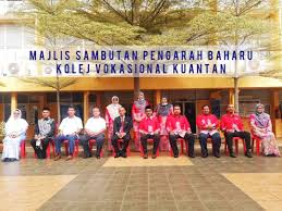 Smpkvk@gmail.com atau di talian 09 5474049 Majlis Sambutan Pengarah Baharu Kolej Vokasional Kuantan Facebook