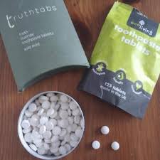 What is the best natural toothpaste brand? 3 Best Tooth Tabs With Fluoride Plastic Free Toothpaste Uk Rainbow Vegans Rock