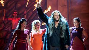 Az istván, a király rockopera zenéjét szörényi levente szerezte, szövegét bródy jános írta boldizsár miklós ezredforduló című drámája alapján. Standing Ovation Az Operettszinhaz Istvan A Kiraly Bemutatojan Deszkavizio