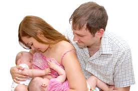Richtig anlegen in 6 schritten. Stillen Von Zwillingen Besondere Situationen Stillen Baby Swissmom Ch