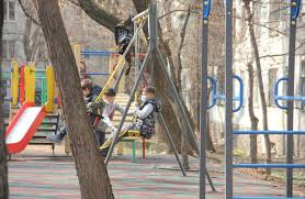 Автовладельцы в беларуси могут менять зимнюю резину на летнюю с 1 марта, однако инспекторы рекомендуют не спешить это делать, рассказали в гаи минска. V Kazahstane S 1 Marta Oslabyat Karantin Analiticheskij Internet Zhurnal Vlast