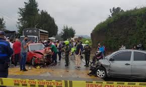 El siniestro ocurrió entre un auto modelo gol trend manejado por un hombre de 40 años y una motocicleta marca zanella conducida por una mujer de 38. Accidente En La Via Que Conduce Hacia San Pedro De Los Milagros
