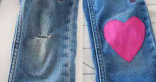 From middle high german vlicken, denominal from vlëc = modern fleck, to apply flecks to. Jeans Am Knie Flicken Flicken Selbst Machen Cheznu Tv