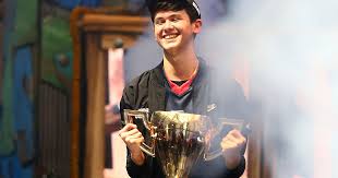 Show all show first 10. Fortnite World Cup Winner Bugha Kyle Giersdorf Age 16 Wins 3 Million At Fortnite World Cup Cbs News