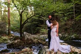 Elope To Gatlinburg Affordable Gatlinburg Elopement Packages Gatlinburg Elopement Elope Wedding Elope