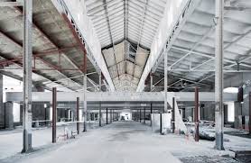 El objeto del concurso era un proyecto de reforma de las naves 13, 14, 17b y 17c del antiguo matadero. En Construccion Casa Del Lector Ensamble Studio Plataforma Arquitectura