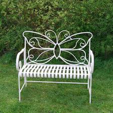 This Metal Garden Bench Has A Beautiful Butterfly Design It Is Finished In A Shabby Chic Cream Colour A Wonderful Garden Centre Piece Tuin Ideeen Bank