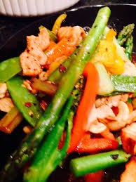 Make Getting Your Veggies Easy With This 7ameal Stir Fry Recipe Asparagus Redpepper Yellowpepper Carrot Brocco Veggies Tasty Dishes Black Bean Sauce