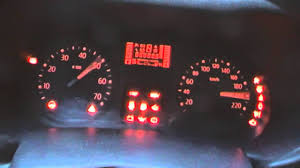 Il permet de signaler un problème grave qui est apparu lors du démarrage ou du fonctionnement de votre voiture. Fonctions Cachees Compteur Clio 2 Youtube