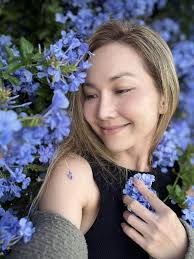 Em gái Tăng Thanh Hà" sống giản dị với niềm vui trong khu vườn ở Mỹ, khoe  loài hoa chỉ nở về đêm