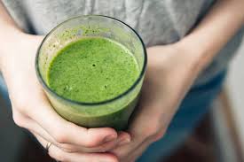 Combine 1 cup of fresh baby spinach leaves, 1/3 cup of nonfat greek yogurt, 1 1/2 cups of chopped fresh honeydew melon, and a packet what are your favorite low calorie smoothie recipes? 11 Low Calorie Green Smoothie Recipes Under 100 Calories Vibrant Happy Healthy