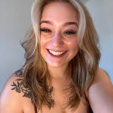 Brittany Dedrick's Instagram, Twitter & Facebook