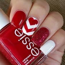 See more ideas about nail designs, nail art, manicure. 17 Red Hot Valentine S Day Nails For 2018 Nail Art Hq Urlaubsnagel Coole Nagel Valentinstagsnagel