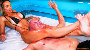 Goddess Platinums Savage Oil Porn Scissors [Scissor Vixens   ScissorVixens] - XFights HD phone wallpaper