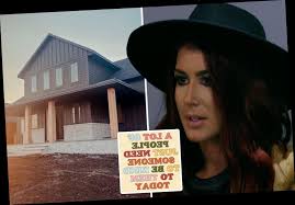 Chelsea houska fashion, chelsea houska outfits, chelsea houska clothes, chelsea deboer, chelsea houska jacket, chelsea houska hair, teen mom, fedora hat, black chelsea houska shows off her new house shared with cole deboer on an upcoming episode of 'teen mom 2.' take a peek inside! Teen Mom Chelsea Houska Demands Fans Be Kind After Trolls Trash Her New House As Ugly And Slam Her Home Decor Line The Great Celebrity