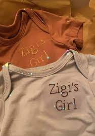 Gigi hadid and zayn malik's baby was no. Gigi Hadid S Baby S Name Is Printed On Her Daughter S Outfit In Adorable Picture But It S Not What You Think Hello