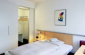 Günstig, in guter lage direkt im zentrum bieten wir dir tolle zimmer mit 2 sterne komfort, leckeres frühstück, ein freundliches ambiente und ein tolles hostelteam. Preiswert Im Sonst Teuren Koln 2 Tage Im Guten 3 Hotel Mit Fruhstuck Fur 28 50 Reisetiger