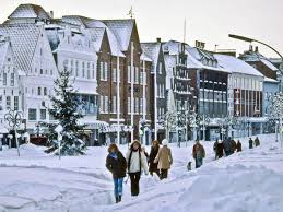 Meteorologen berechnen gerade fleißig die wetterlagen, haben aber noch keine anzeichen dafür gefunden, dass es bald empfindlich kalt werden wird. Winter In Husum Verdirbt Petrus Die Schneewette Shz De